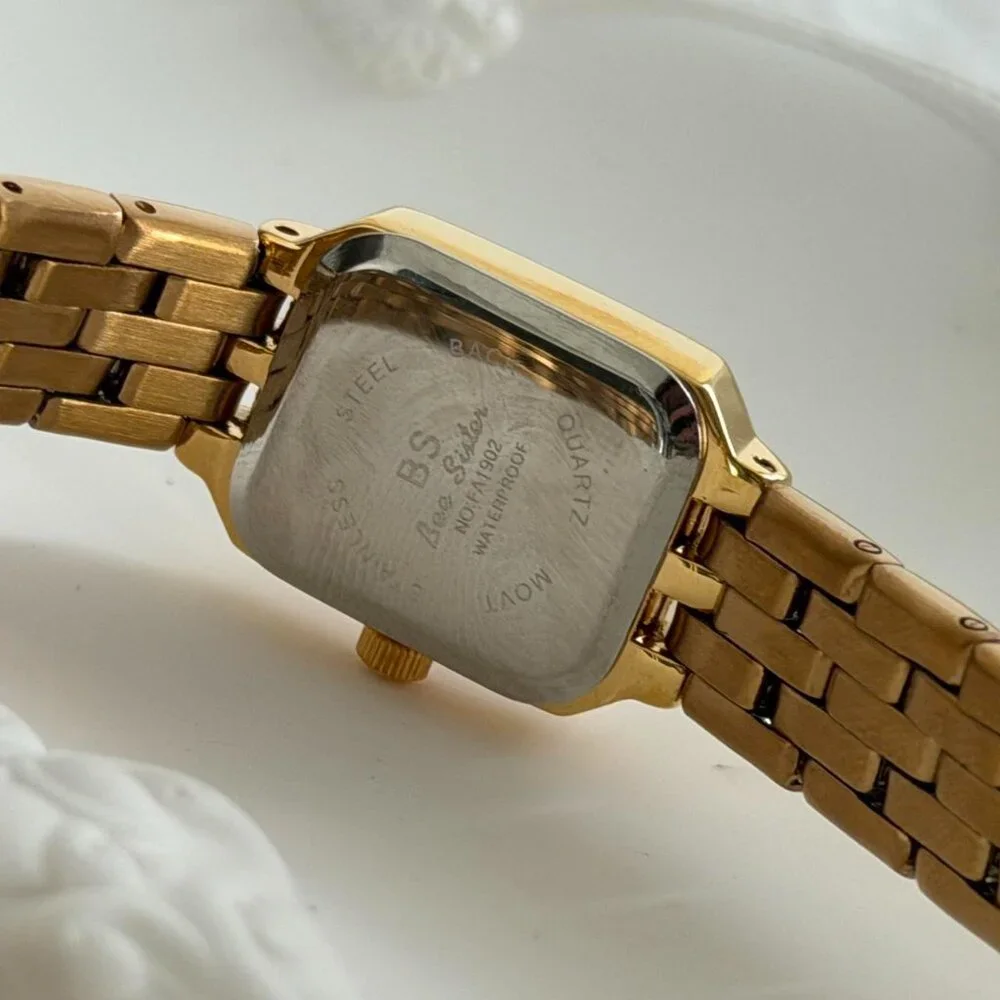 SKU:0489‎ cute gold white mini watch + in a gift box/bag the size is adjustable